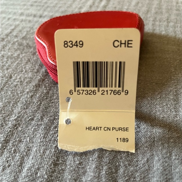 Small Coach red leather heart-shaped coin purse - Picture 9 of 9